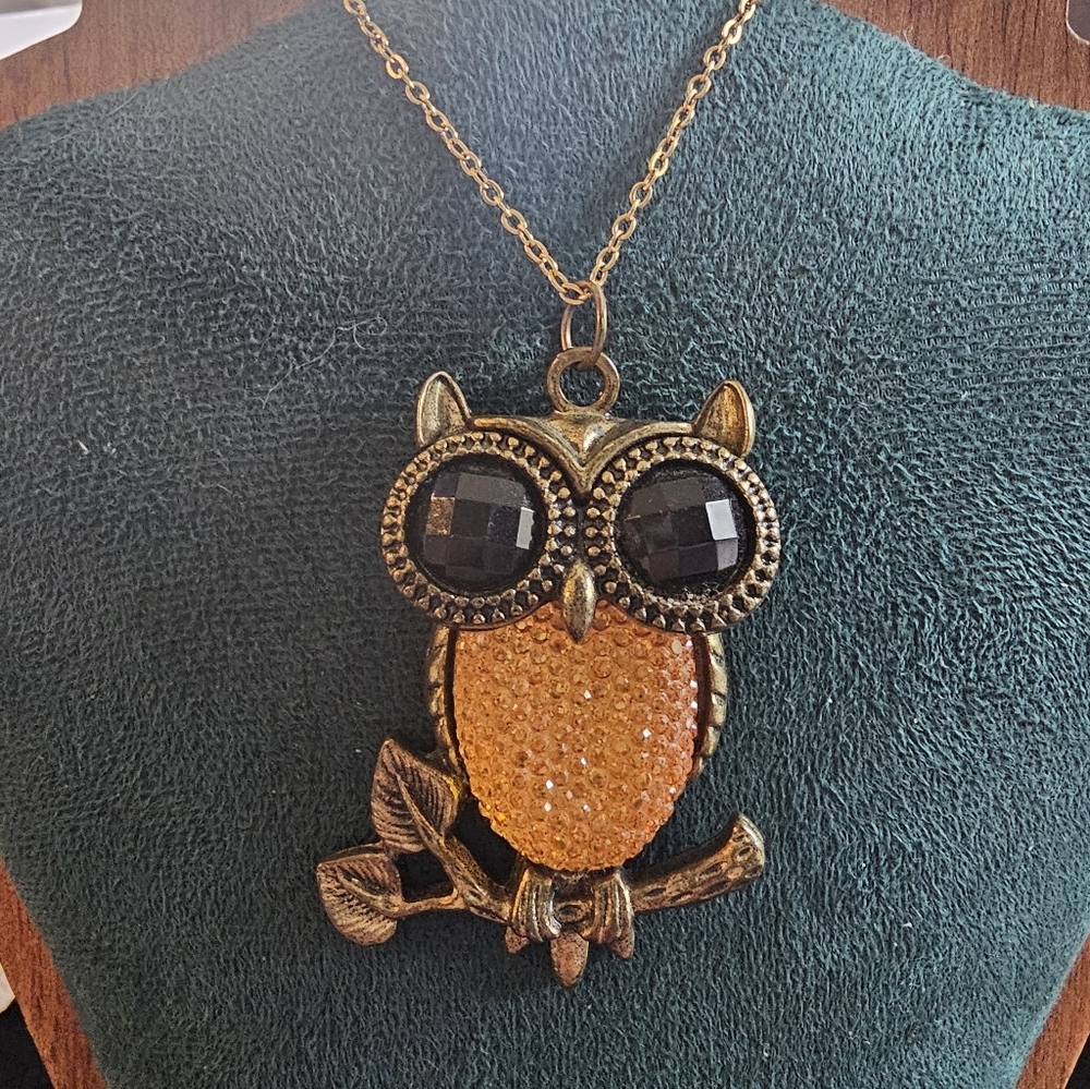 Vintage Necklace - Picture 2 of 5
